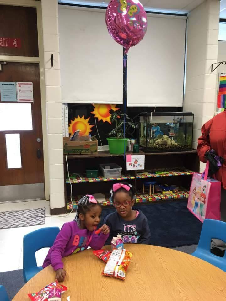 Angies Place | restaurant | 2622 W Broadway, Louisville, KY 40211, USA | 5024506200 OR +1 502-450-6200