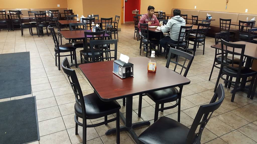 Sahara Mediterranean food | restaurant | 320 E 51st St, Kansas City, MO 64112, USA | 8167565444 OR +1 816-756-5444