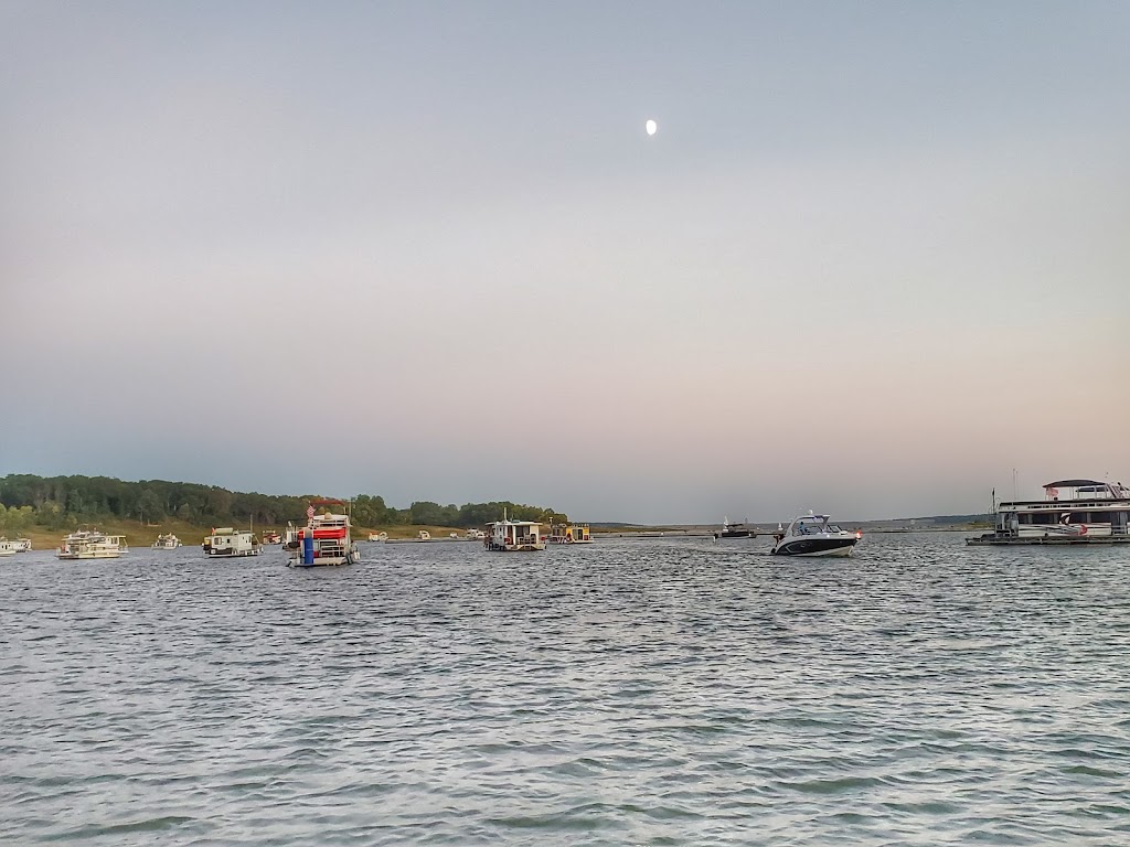 Fleetwood at Saylorville | restaurant | 6170 NW Polk City Dr, Polk City, IA 50226, USA | 5159918123 OR +1 515-991-8123