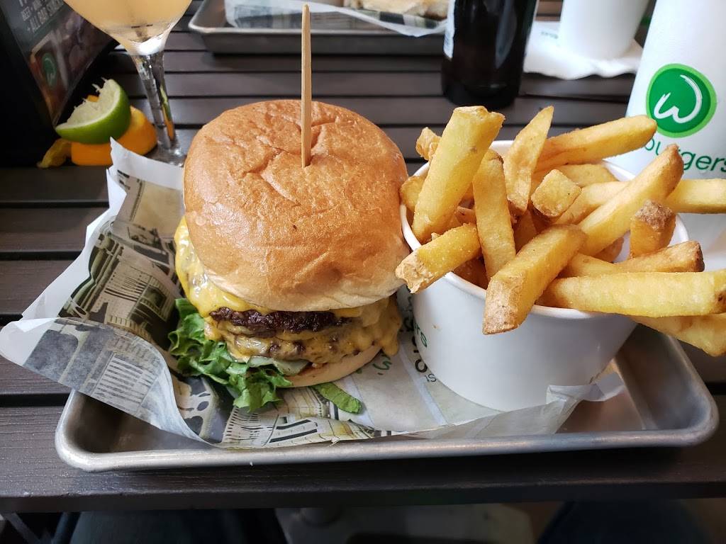 Wahlburgers | restaurant | Mall of America, 234 North Garden, Bloomington, MN 55425, USA | 9528541655 OR +1 952-854-1655