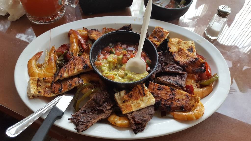 Las Islitas Ostioneria | restaurant | 1527 East St, Woodland, CA 95776, USA | 5304061501 OR +1 530-406-1501