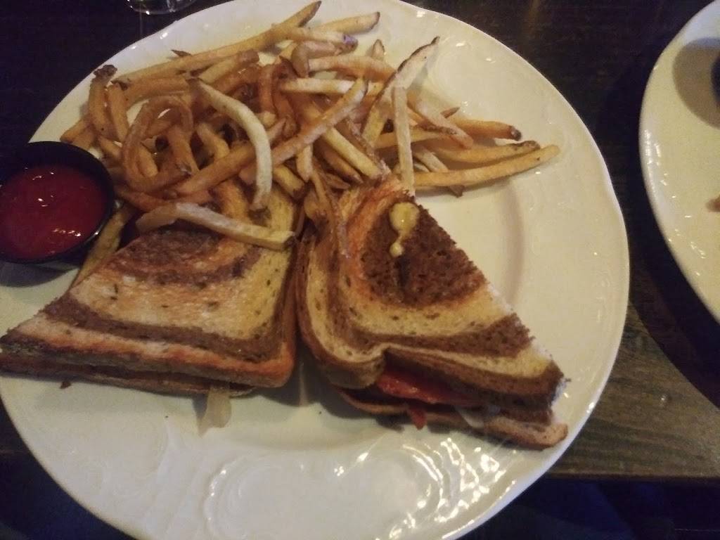 Ritchie McNeelys | restaurant | 2235 Village Walk Dr #147, Henderson, NV 89052, USA | 7023072714 OR +1 702-307-2714