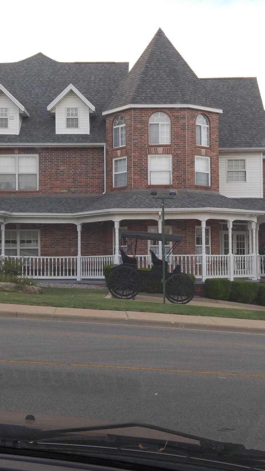 Wheelhouse Catfish & Wings | restaurant | 3100 Green Mountain Dr, Branson, MO 65616, USA | 4173320044 OR +1 417-332-0044