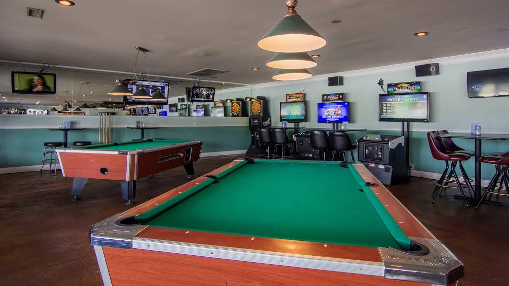 The Waterway House Sports and Spirits | restaurant | 9814 N Kings Hwy, Myrtle Beach, SC 29572, USA | 8432327077 OR +1 843-232-7077