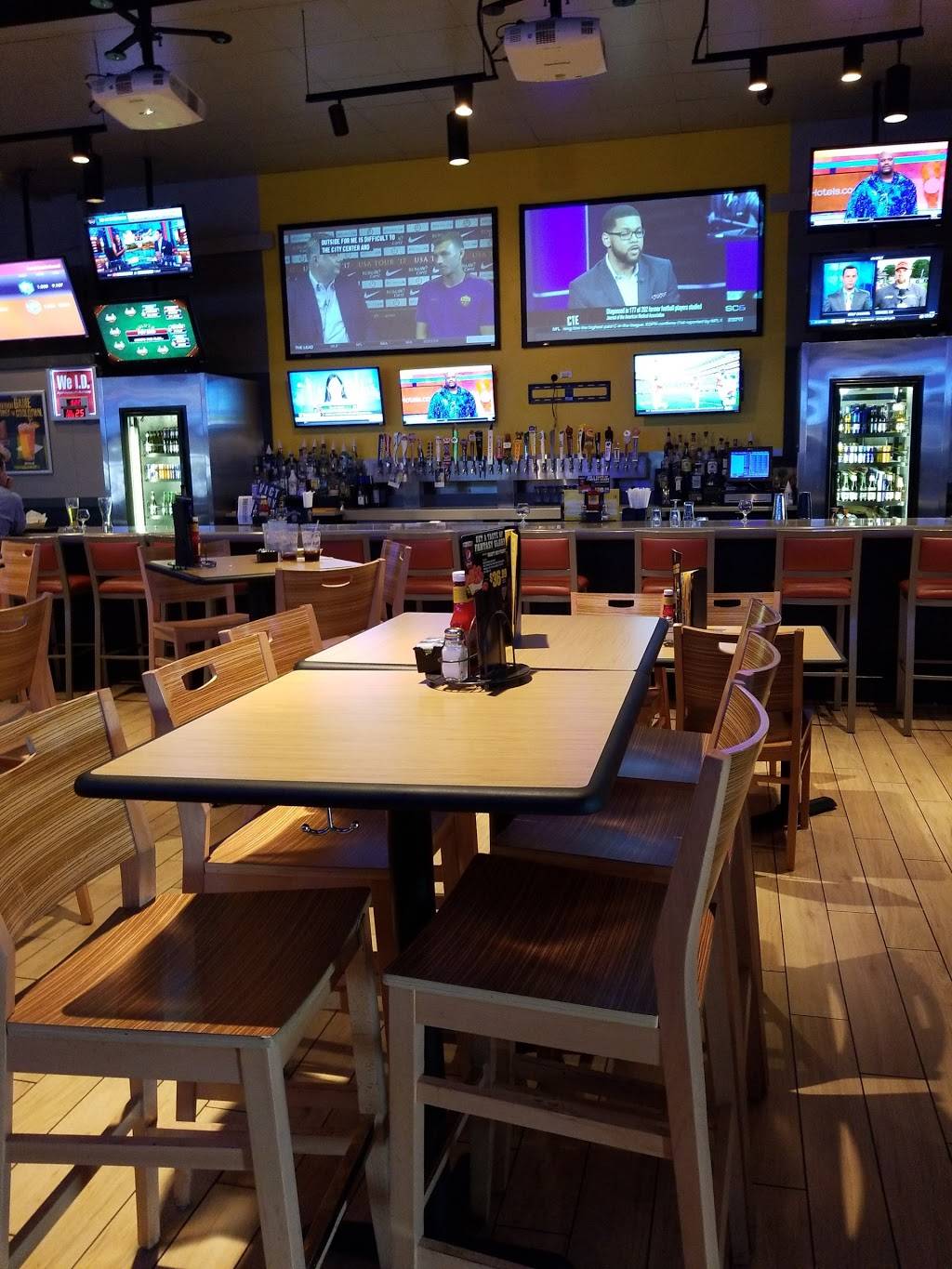 Buffalo Wild Wings | restaurant | 115 SW Loop 410, San Antonio, TX 78245, USA | 2105239464 OR +1 210-523-9464
