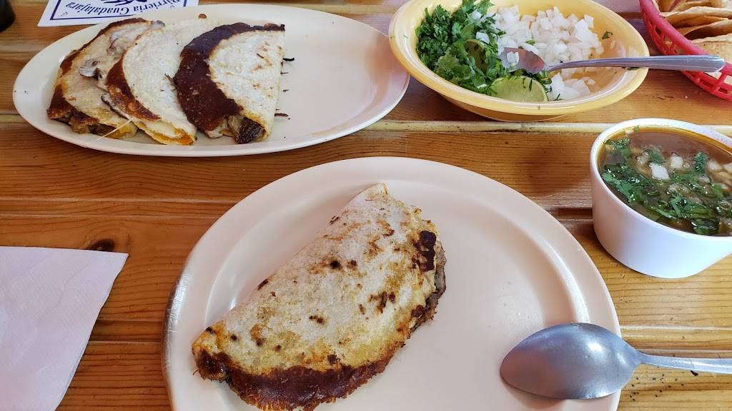 Birrieria Guadalajara | restaurant | 3217 Niles St, Bakersfield, CA 93306, USA | 6613662272 OR +1 661-366-2272