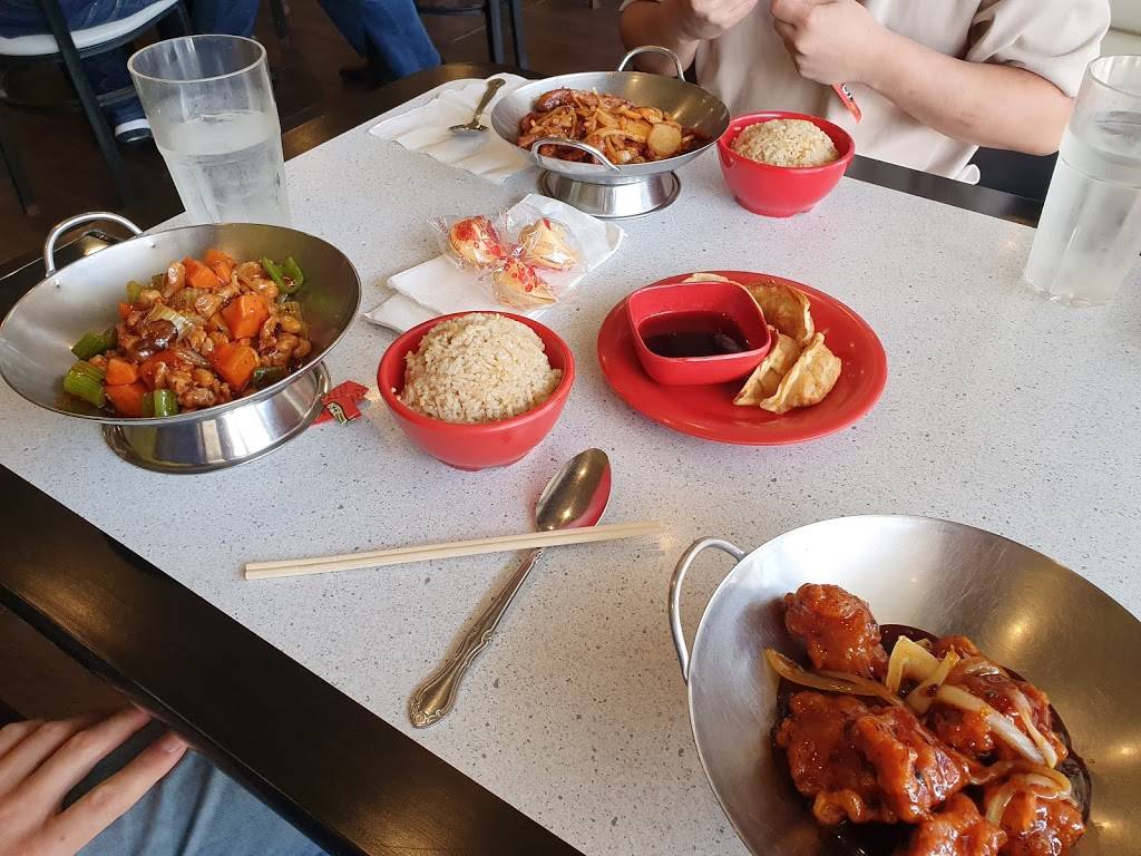 Royal Chopstix | restaurant | 13901 Midway Rd #109, Farmers Branch, TX 75244, USA | 9722398880 OR +1 972-239-8880