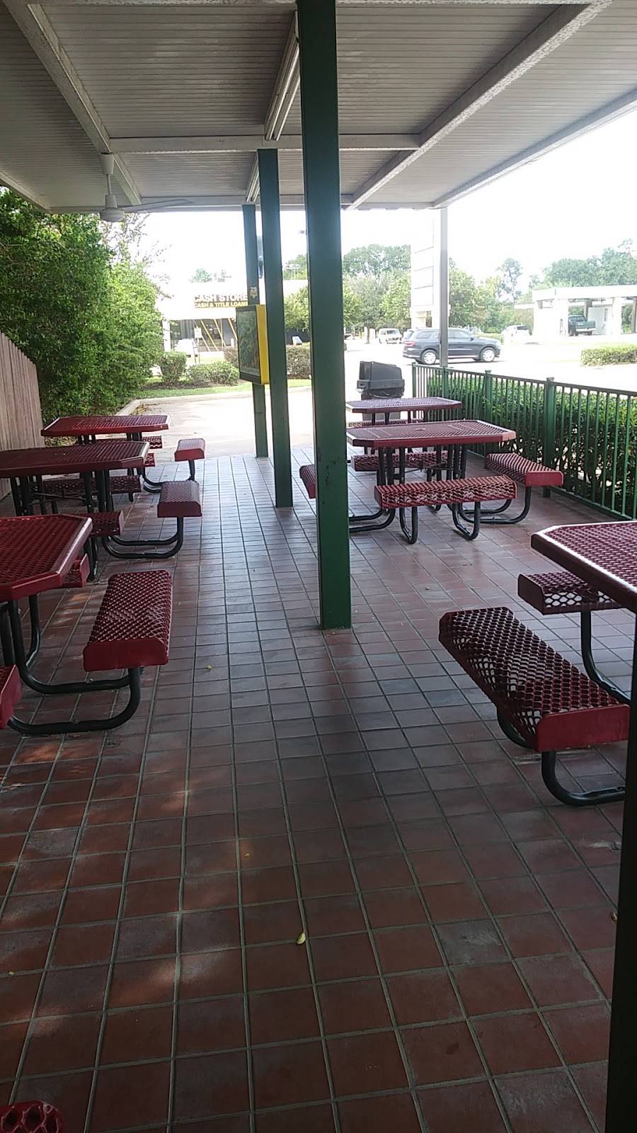 Sonic Drive-In | restaurant | 815 W Montgomery Rd, Willis, TX 77378, USA | 9368900282 OR +1 936-890-0282