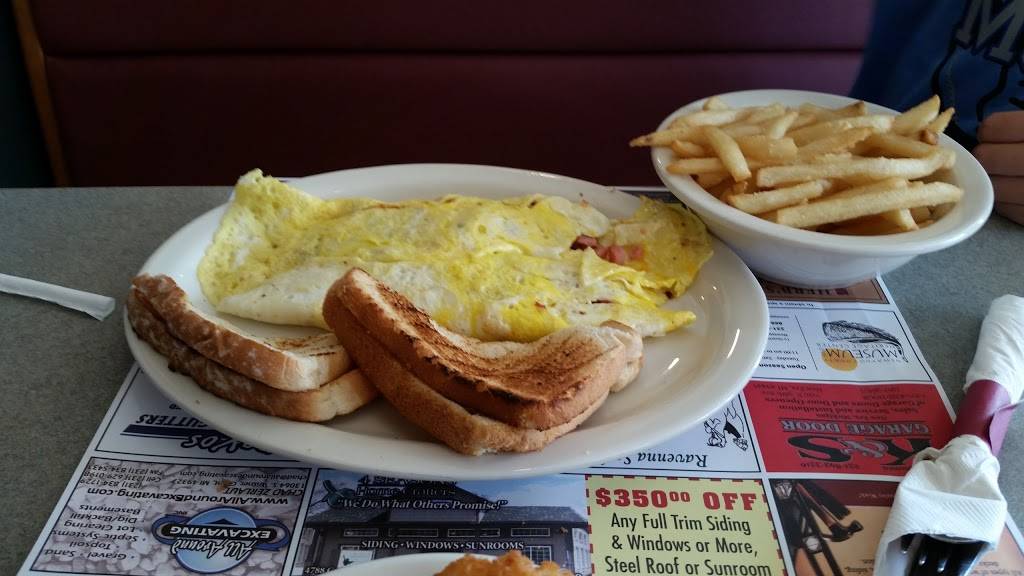 Daniels Restaurant | restaurant | 55 E South Ave, Hesperia, MI 49421, USA | 2318541313 OR +1 231-854-1313