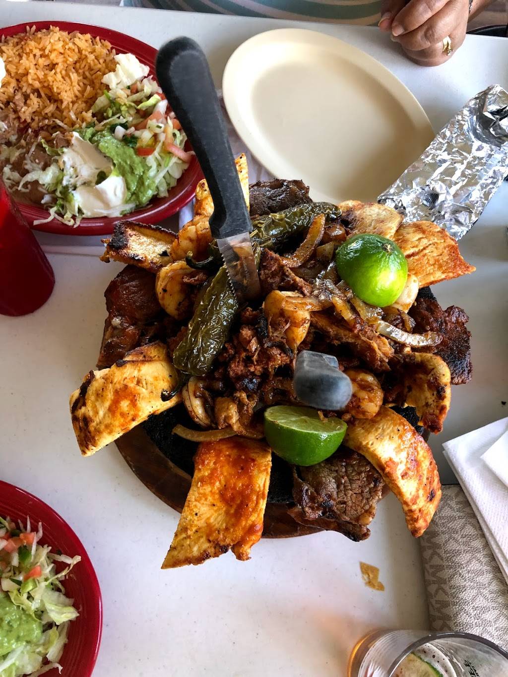 Los Magueys | restaurant | 8774 Dallas Acworth Hwy # C, Dallas, GA 30132, USA | 7709668600 OR +1 770-966-8600