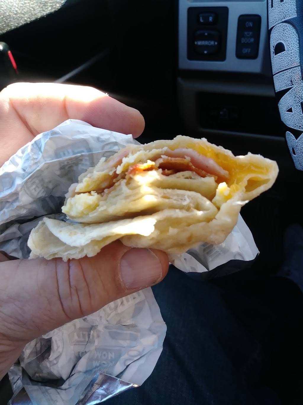 Jack in the Box | restaurant | 5150 Foothills Blvd, Roseville, CA 95747, USA | 9167714402 OR +1 916-771-4402