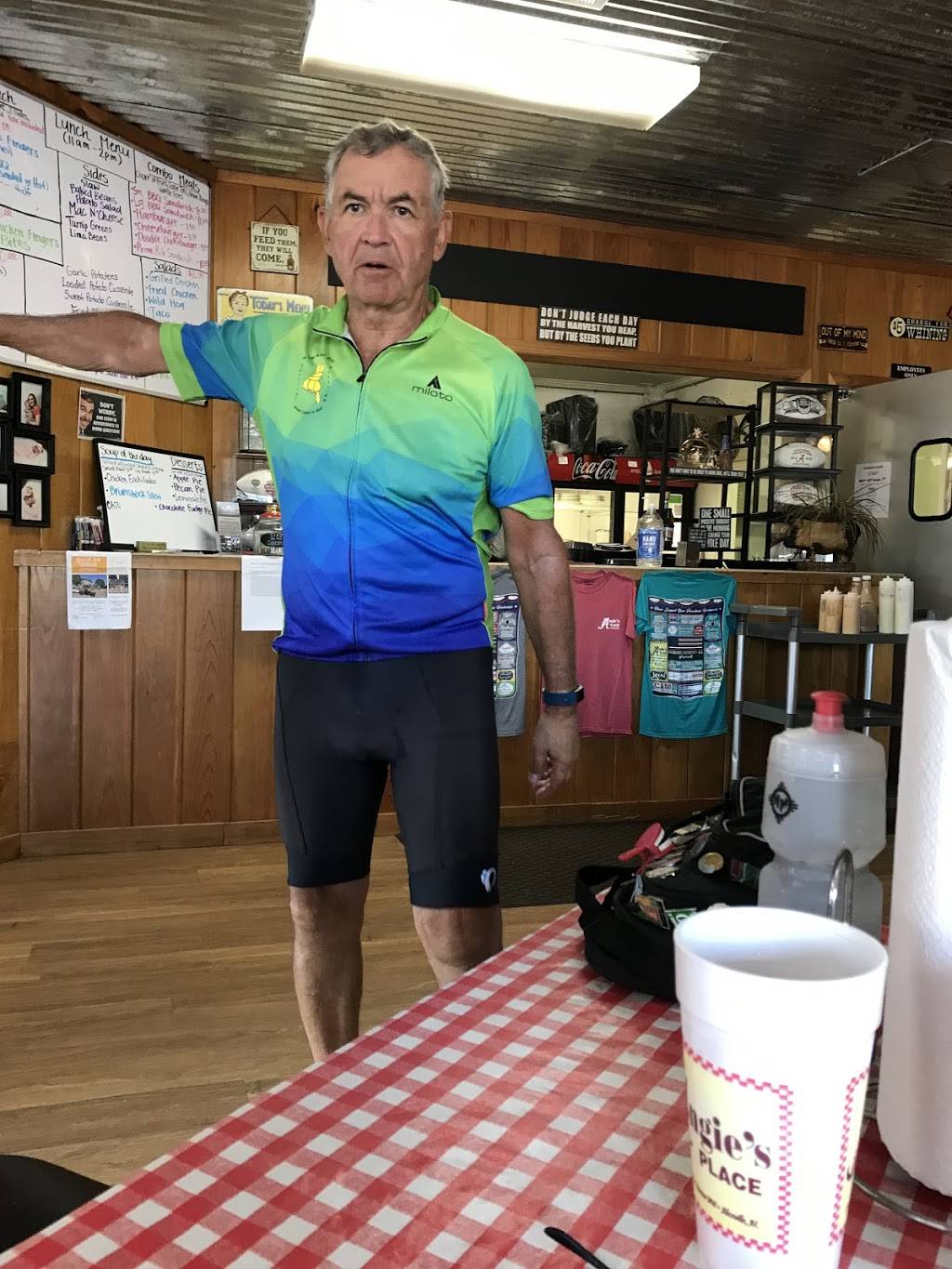 Angies Place | restaurant | 404 3rd Ave NW, Aliceville, AL 35442, USA | 2053738100 OR +1 205-373-8100