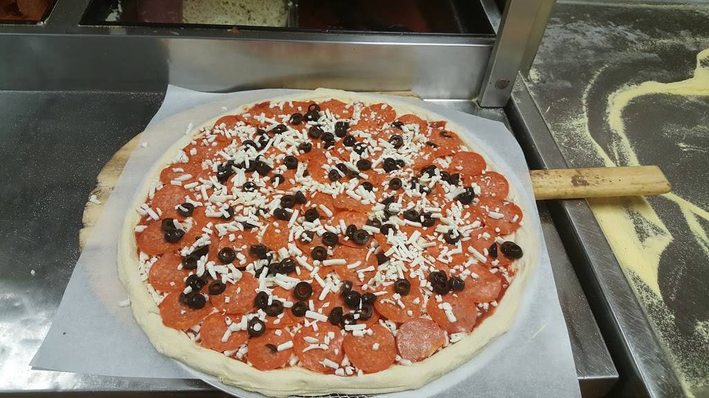 Papa Ginos | restaurant | 700 E Greenwich Ave, West Warwick, RI 02893, USA | 4018212820 OR +1 401-821-2820