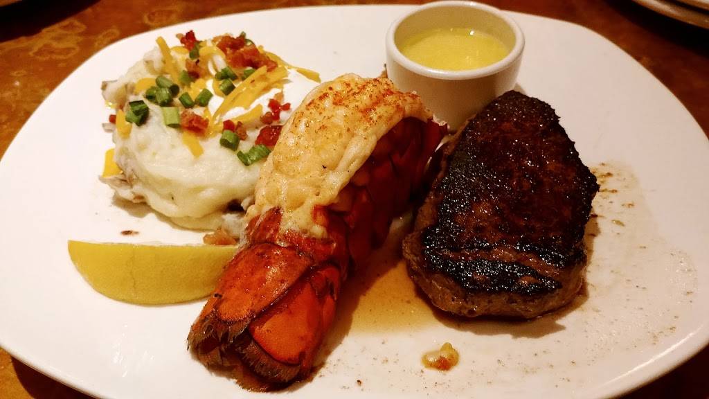 Outback Steakhouse | restaurant | 7207 S Tamiami Trail, Sarasota, FL 34231, USA | 9419244329 OR +1 941-924-4329