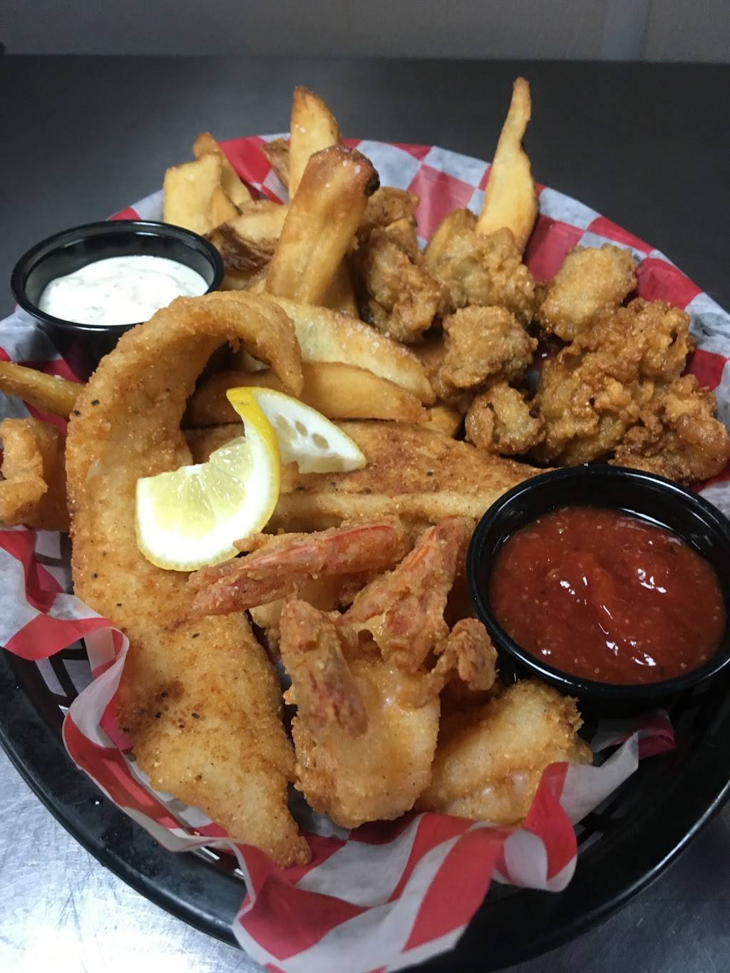 Marina Grille & Seafood Company | restaurant | 5200 City Park Dr, Lenoir City, TN 37772, USA | 8653892504 OR +1 865-389-2504