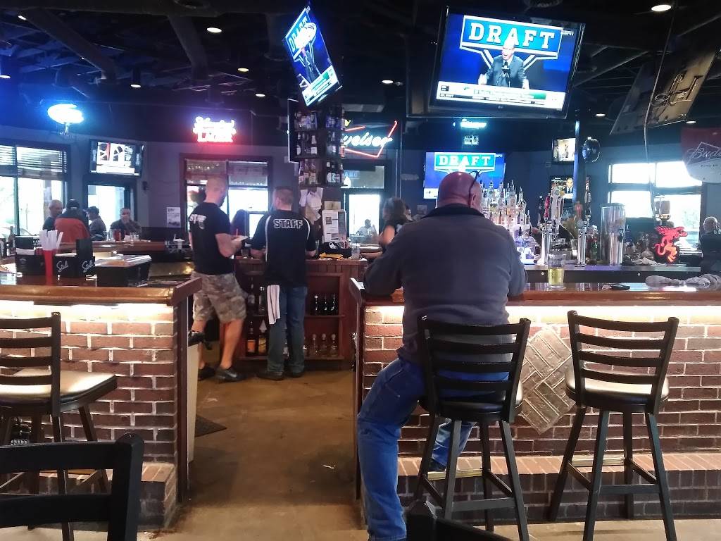 The End Zone Sports Bar & Grill | restaurant | 2408 Veterans Memorial Pkwy S, Lafayette, IN 47909, USA | 7654719663 OR +1 765-471-9663