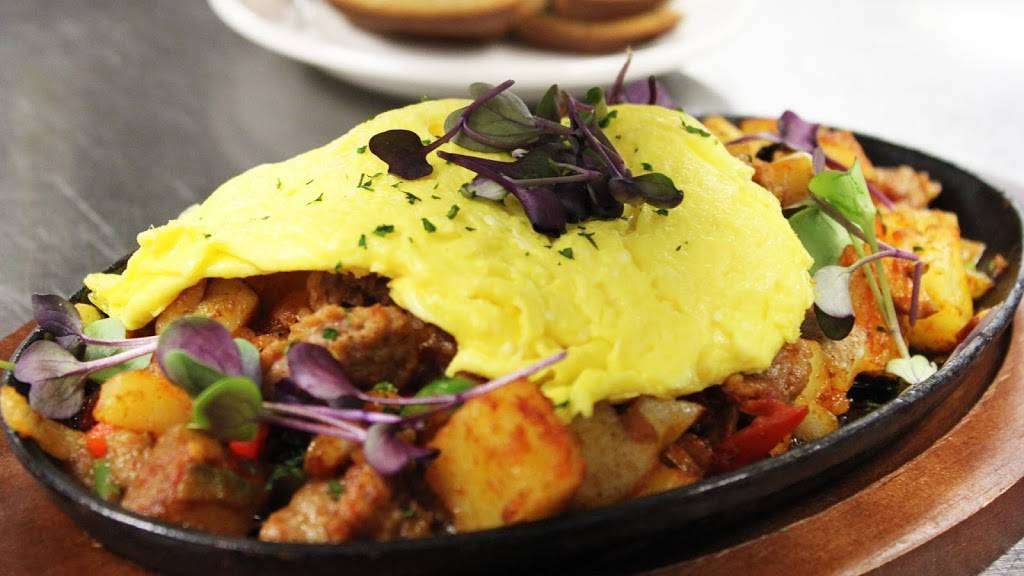 District Tavern | restaurant | 116 N 12th St, Tampa, FL 33602, USA | 8132523444 OR +1 813-252-3444