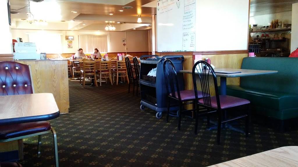 7 Stars Family Restaurant | restaurant | 709 4th St SE, Hampton, IA 50441, USA | 6414565378 OR +1 641-456-5378