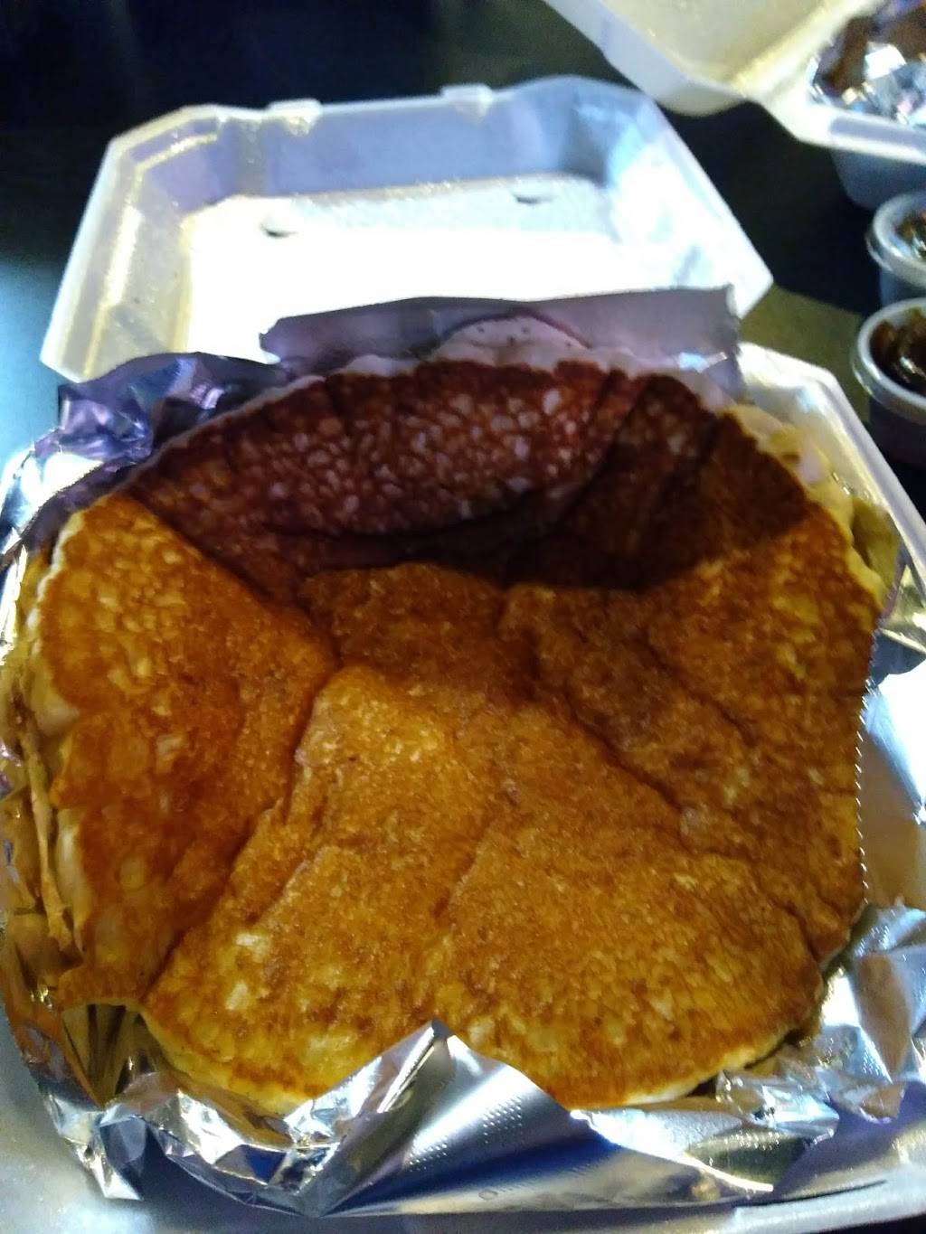 Maingate Bar & Grill | restaurant | 2956 E Grand Ave, Des Moines, IA 50317, USA | 5152662716 OR +1 515-266-2716