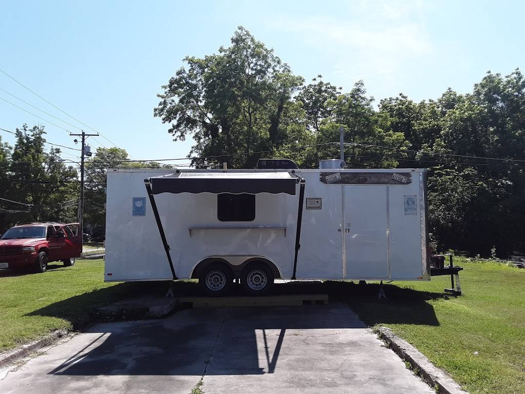 Trulys | restaurant | 201 E Oak St, Carbondale, IL 62901, USA | 6185214934 OR +1 618-521-4934