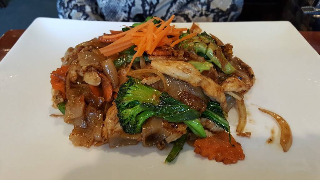 Phos Spicier Thai Cuisine | restaurant | 4638 N Western Ave, Chicago, IL 60625, USA | 7738785922 OR +1 773-878-5922