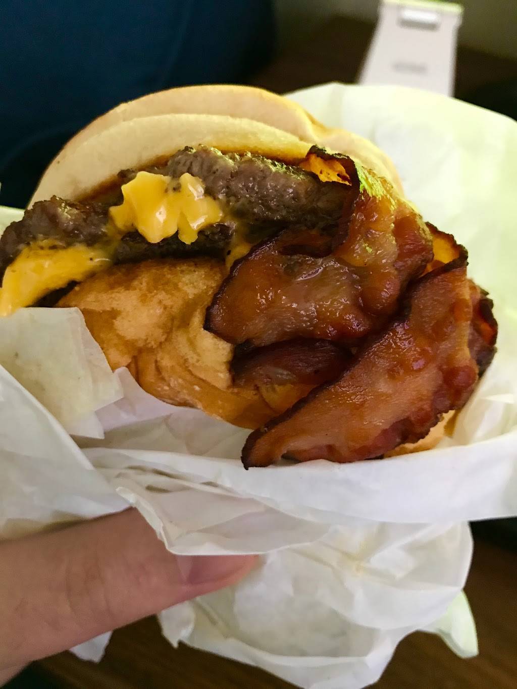 Steak n Shake | restaurant | 5051 Som Center Rd, Willoughby, OH 44094, USA | 4402204817 OR +1 440-220-4817