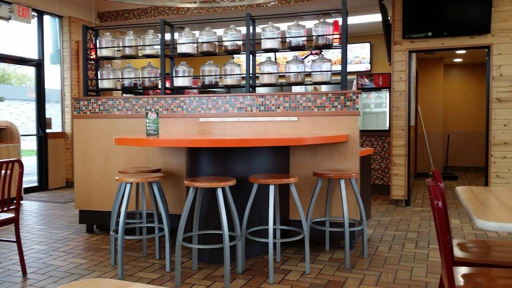 Popeyes Louisiana Kitchen | restaurant | 722 W O St, Lincoln, NE 68528, USA | 4024751394 OR +1 402-475-1394