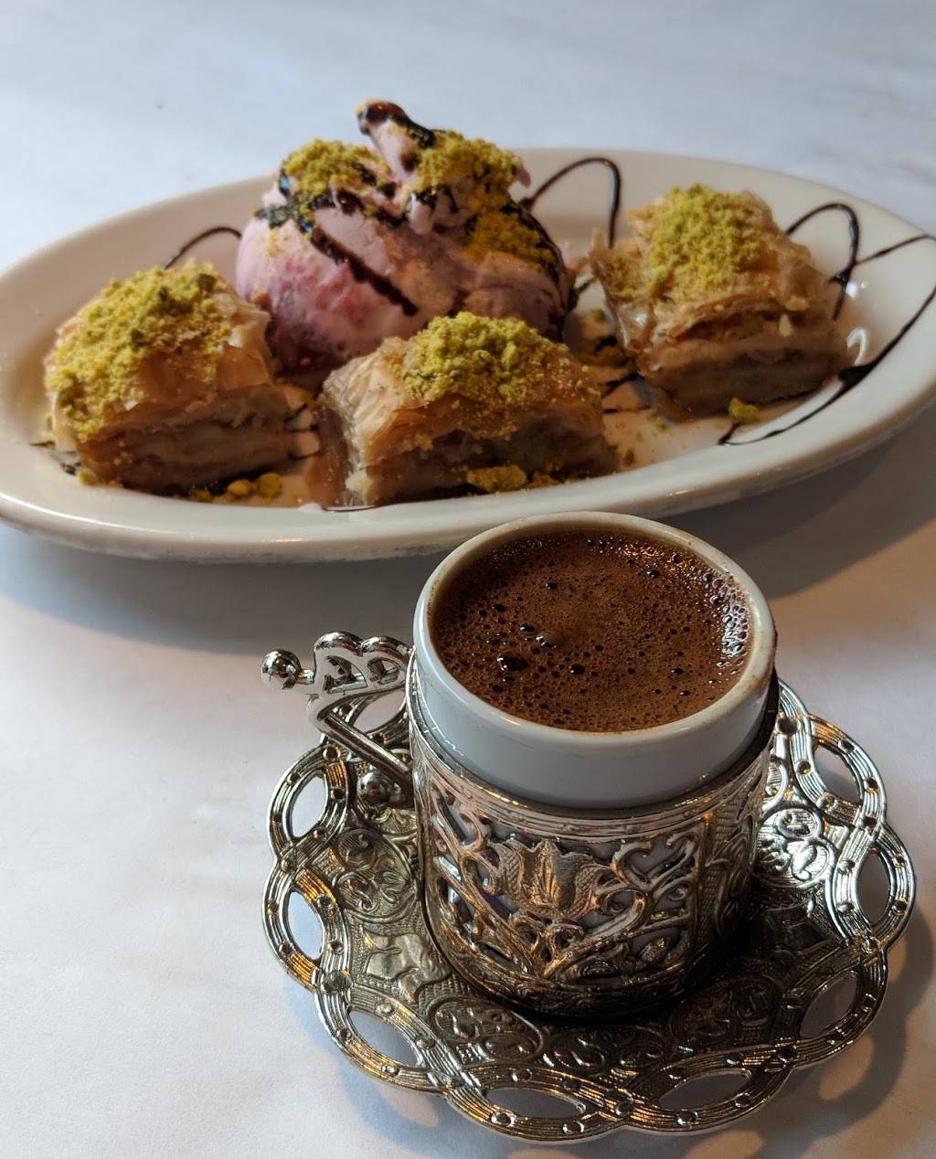 Troy Mediterranean grill | restaurant | 2908North, Broadway, Chicago, IL 60657, USA | 7737703866 OR +1 773-770-3866