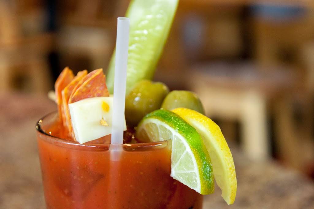 Ion Sports Pub & Grill | restaurant | 1102 E Paradise Dr, West Bend, WI 53095, USA | 2624291395 OR +1 262-429-1395