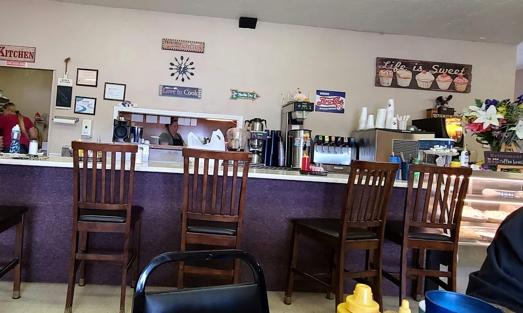 Grandma Veras Cafe & Bakery | cafe | 1001 National Ave, West Terre Haute, IN 47885, USA | 8125331033 OR +1 812-533-1033