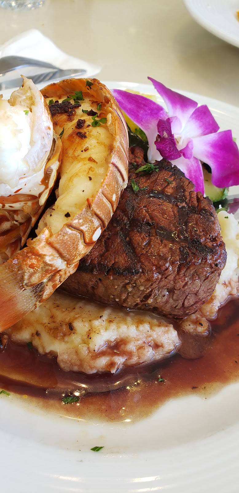 Horseless Carriage Restaurant | restaurant | 15505 Roscoe Blvd, North Hills, CA 91343, USA | 8187782014 OR +1 818-778-2014