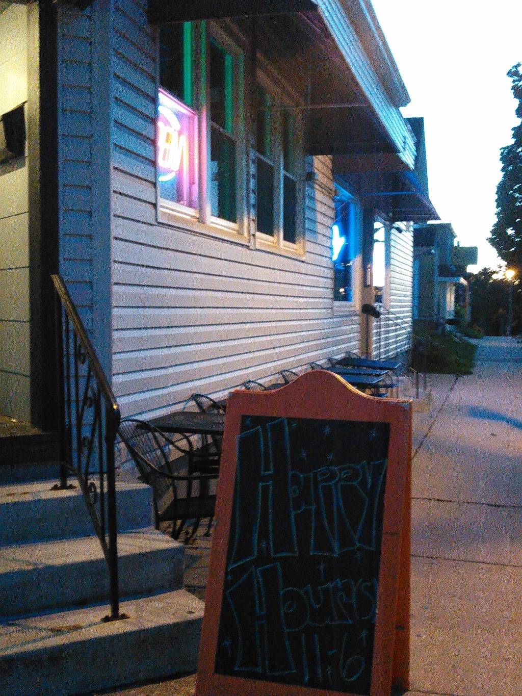 The Tap Room | restaurant | 1301 Milwaukee Ave, South Milwaukee, WI 53172, USA | 4147669725 OR +1 414-766-9725