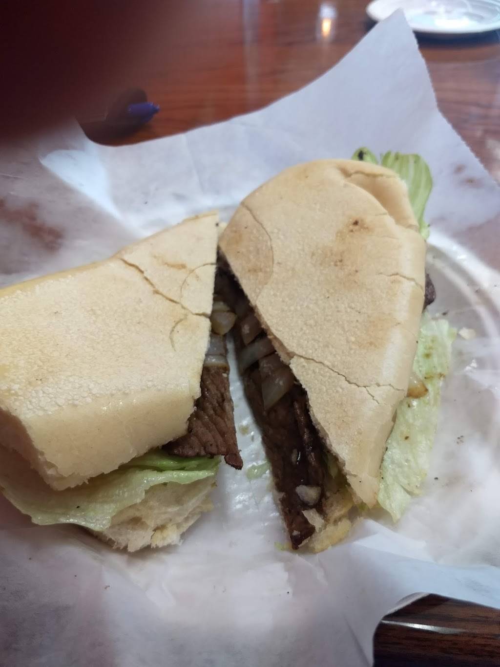 The Charcoal Grill | restaurant | 7249 NW 4th Blvd, Gainesville, FL 32607, USA | 3522258192 OR +1 352-225-8192