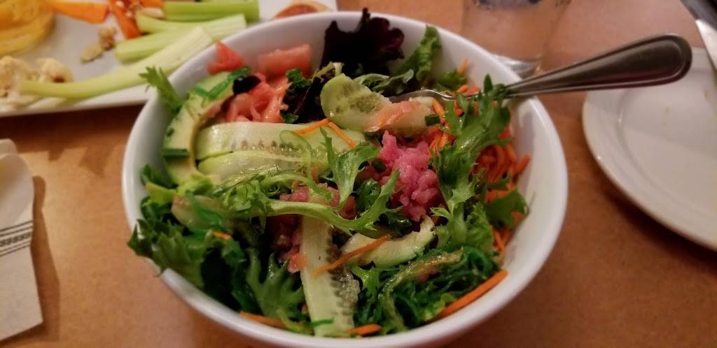 Luccas American Kitchen | restaurant | 428 Lancaster St, Leominster, MA 01453, USA | 9785377100 OR +1 978-537-7100