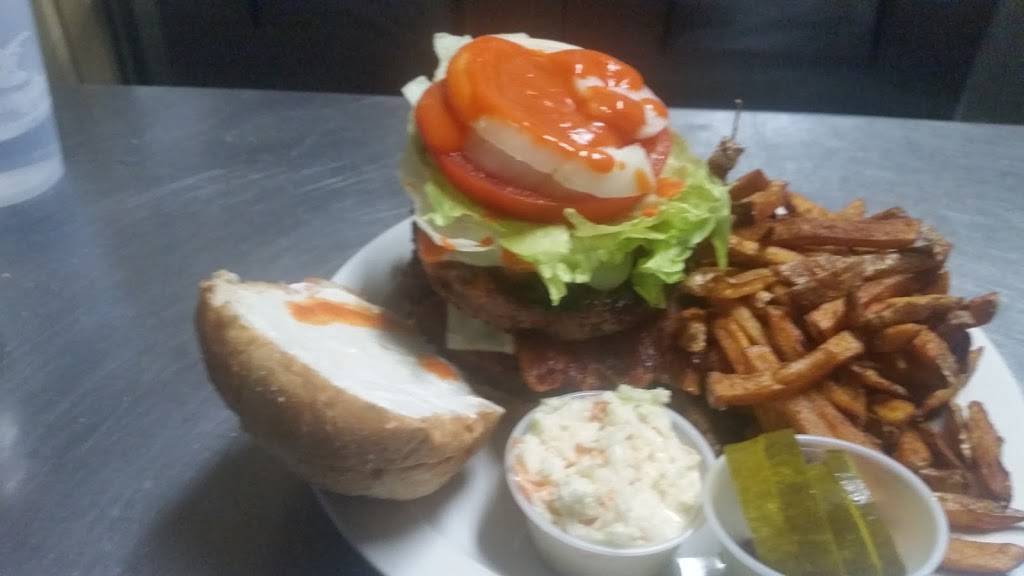 Hang Loose | restaurant | 300 E Broad St, Tamaqua, PA 18252, USA | 5702257008 OR +1 570-225-7008