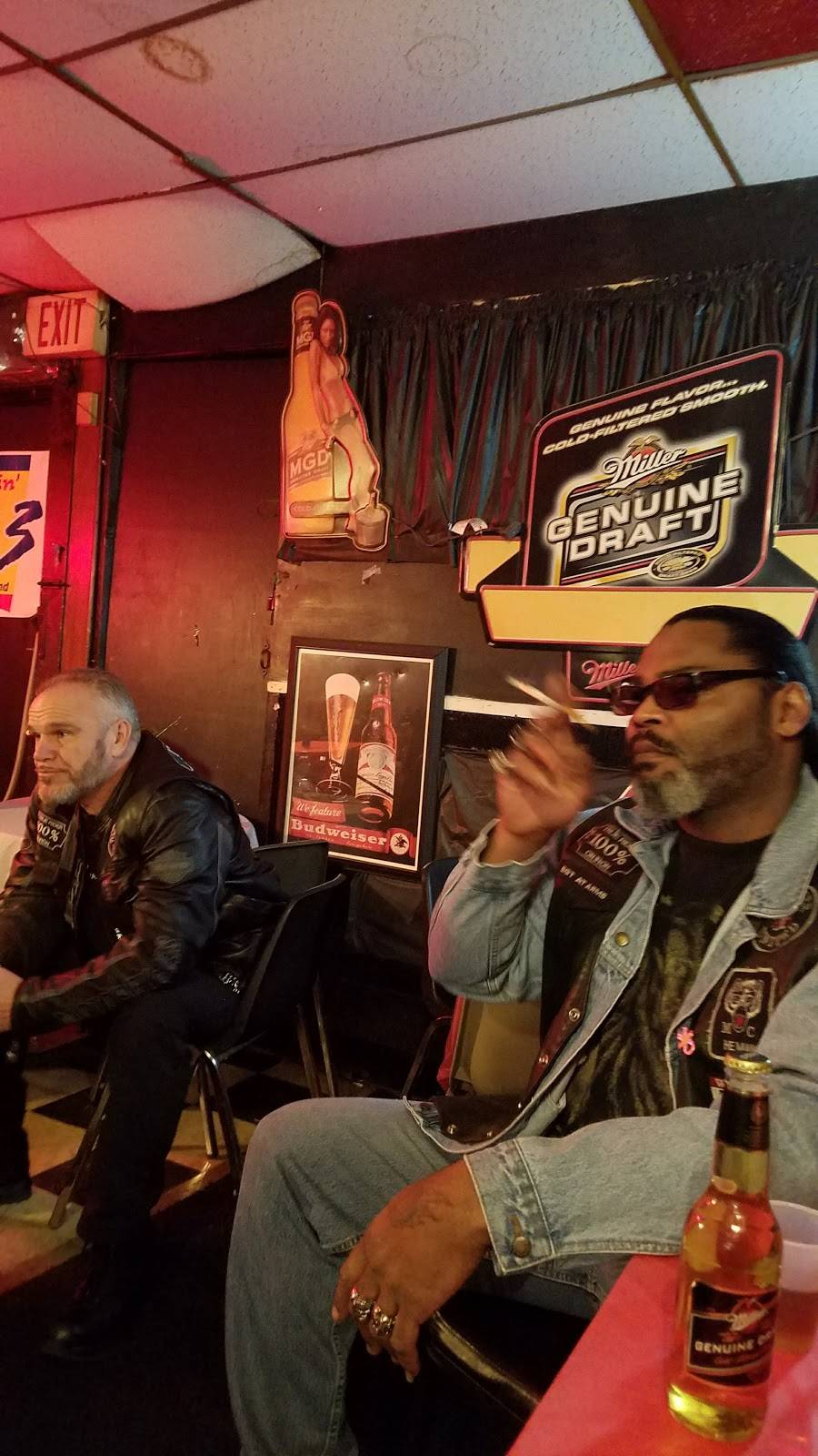 JJ Fish & Chicken | restaurant | 405 W Center St, Milwaukee, WI 53212, USA | 4142699007 OR +1 414-269-9007