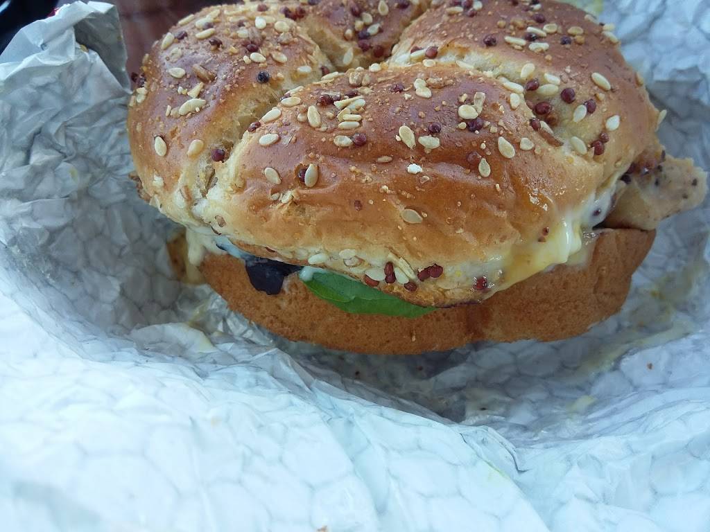 Wendys | restaurant | 3196 Austin Peay Hwy, Memphis, TN 38128, USA | 9013824800 OR +1 901-382-4800