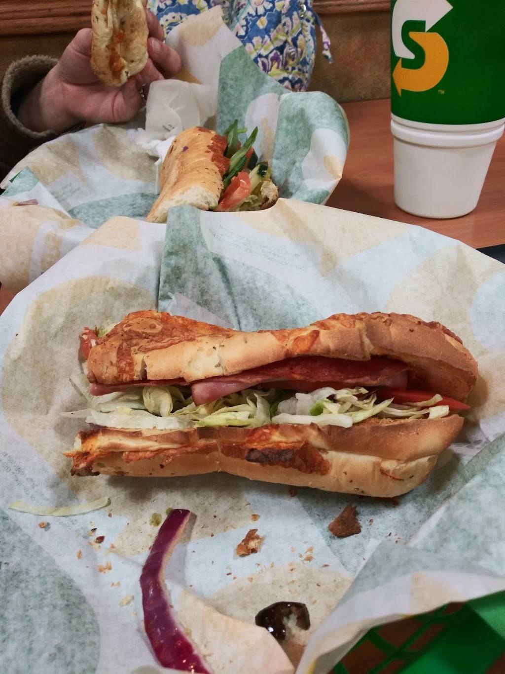 Subway | restaurant | 35 W Broad St, Pataskala, OH 43062, USA | 7409270068 OR +1 740-927-0068