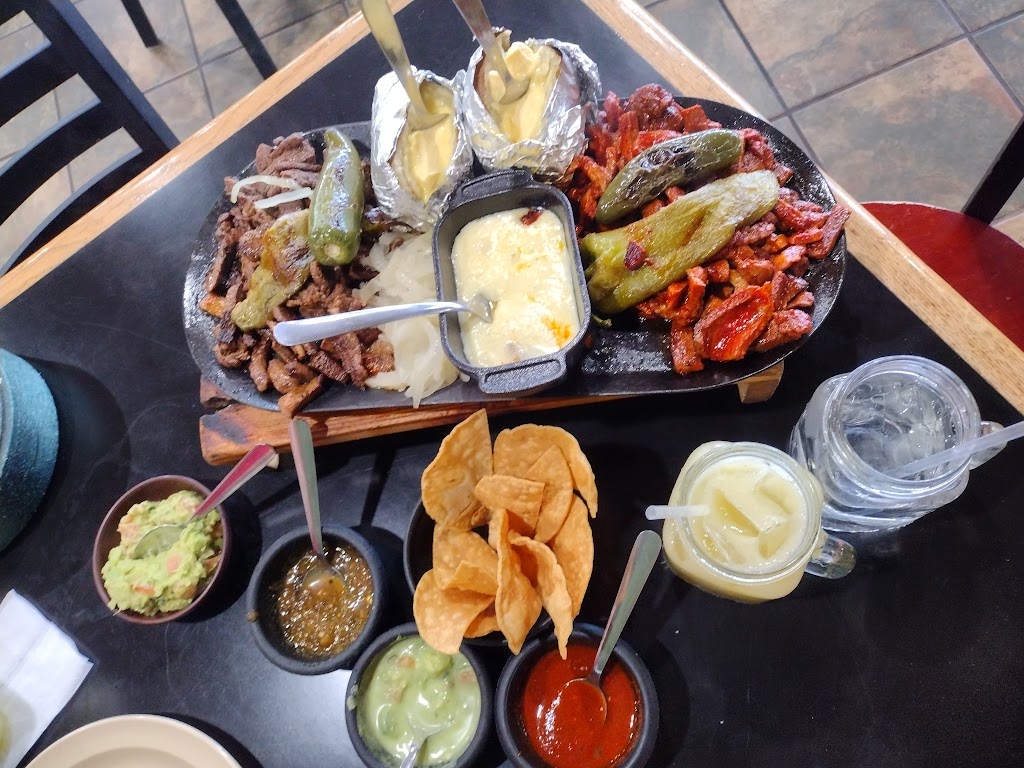 El Toro Bronco | restaurant | 8949 Dyer St, El Paso, TX 79904, USA | 9157590599 OR +1 915-759-0599