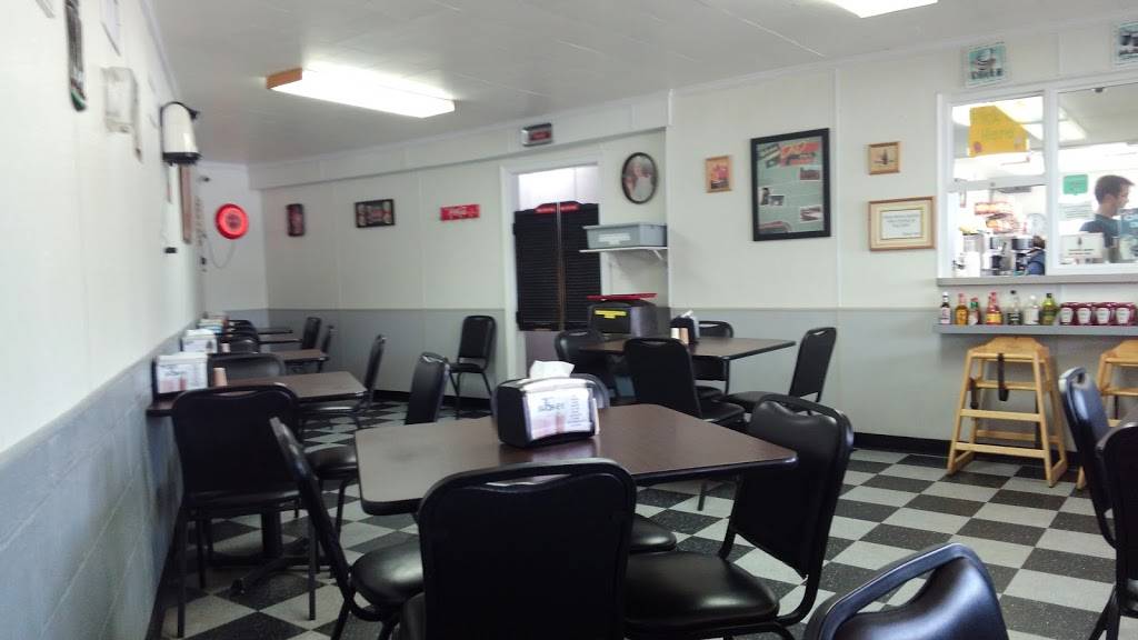D & D Drive Inn | restaurant | 12410 LA-1, Larose, LA 70373, USA | 9856933136 OR +1 985-693-3136