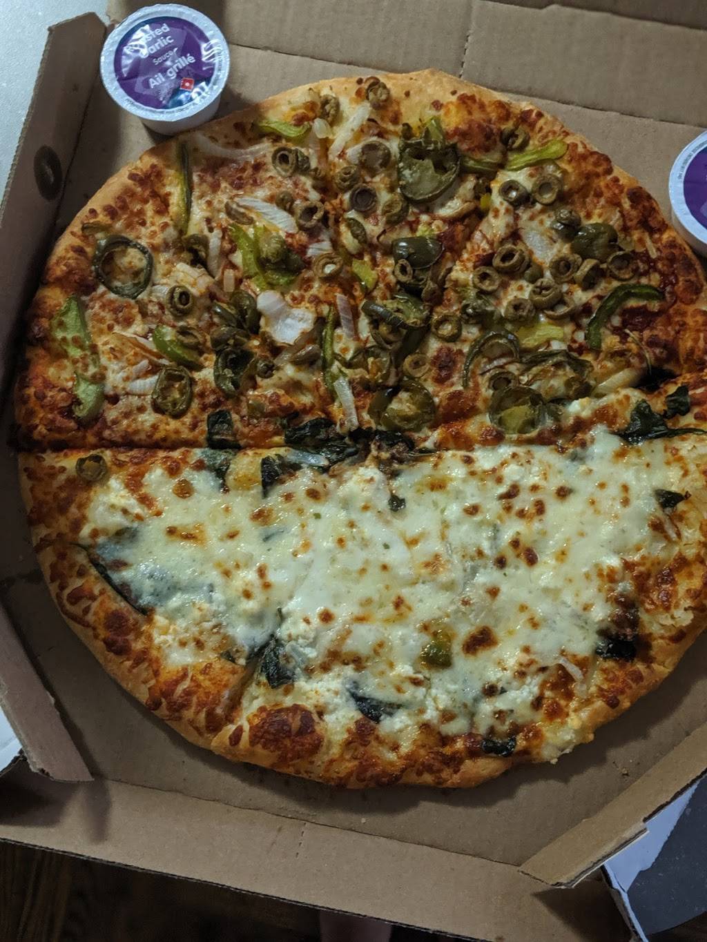 Dominos Pizza | meal delivery | 182 Wilson Ave, North York, ON M5M 4N7, Canada | 6474937300 OR +1 647-493-7300