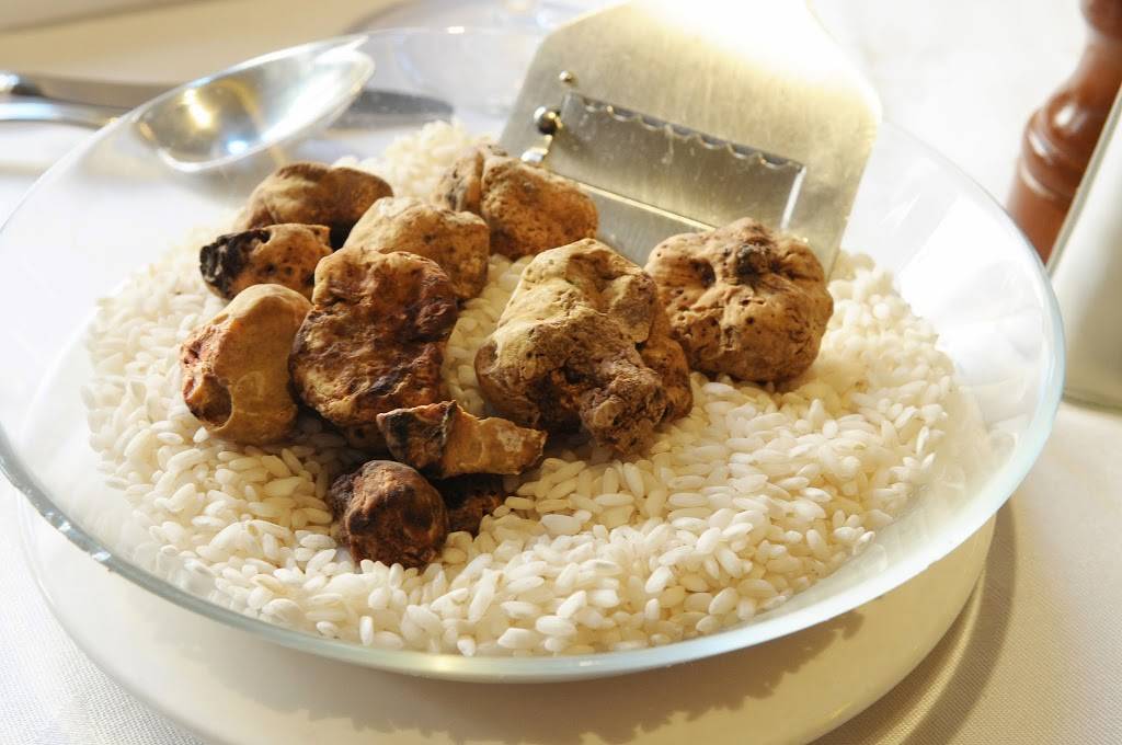 Sette Mezzo | restaurant | 969 Lexington Ave, New York, NY 10021, USA | 2124720400 OR +1 212-472-0400