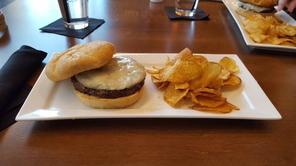 Features Gastropub | restaurant | 9390 Theater Drive, Gibsonton, FL 33534, USA | 8132958469 OR +1 813-295-8469