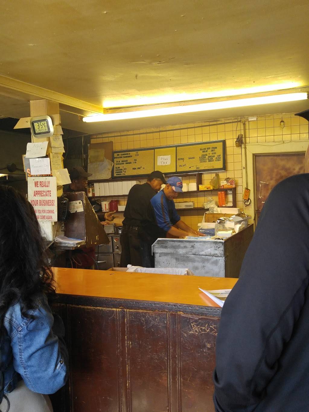 Lees Barbeque | restaurant | 1269 Fillmore Ave, Buffalo, NY 14211, USA | 7168968887 OR +1 716-896-8887