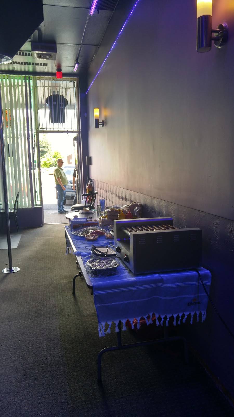 Bar LExcuse | night club | 1395 Av Dollard, LaSalle, QC H8N 1T3, Canada | 5143661363 OR +1 514-366-1363