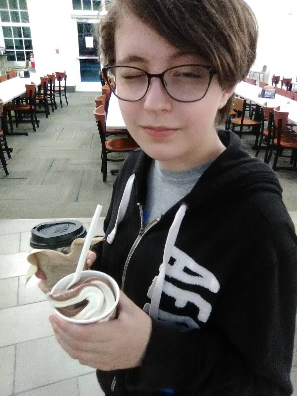 Wagoner Dining Hall | restaurant | Wilmington, NC 28403, USA | 9109622592 OR +1 910-962-2592