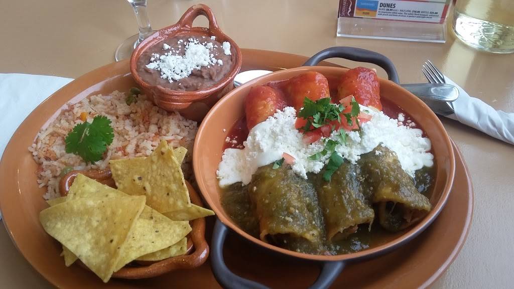 Chilangos Mexican Restaurant | restaurant | 394 Front St, Belleville, ON K8N 5M5, Canada | 6137719292 OR +1 613-771-9292