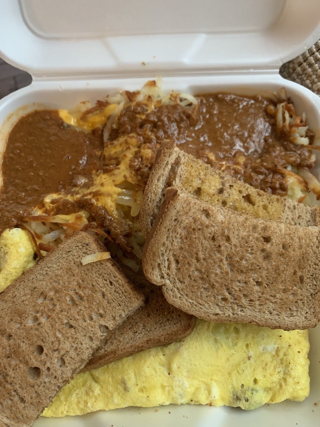 Viks Coney Island | restaurant | 21370 W McNichols Rd, Detroit, MI 48219, USA | 3136336750 OR +1 313-633-6750