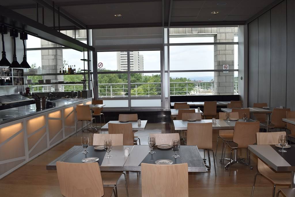 Le Cercle Universitaire | restaurant | 2305, rue de l’Université, Pavillon Alphonse Desjardins, Université Laval,, Local 4516, Québec, QC G1V 0A6, Canada | 4182080630 OR +1 418-208-0630