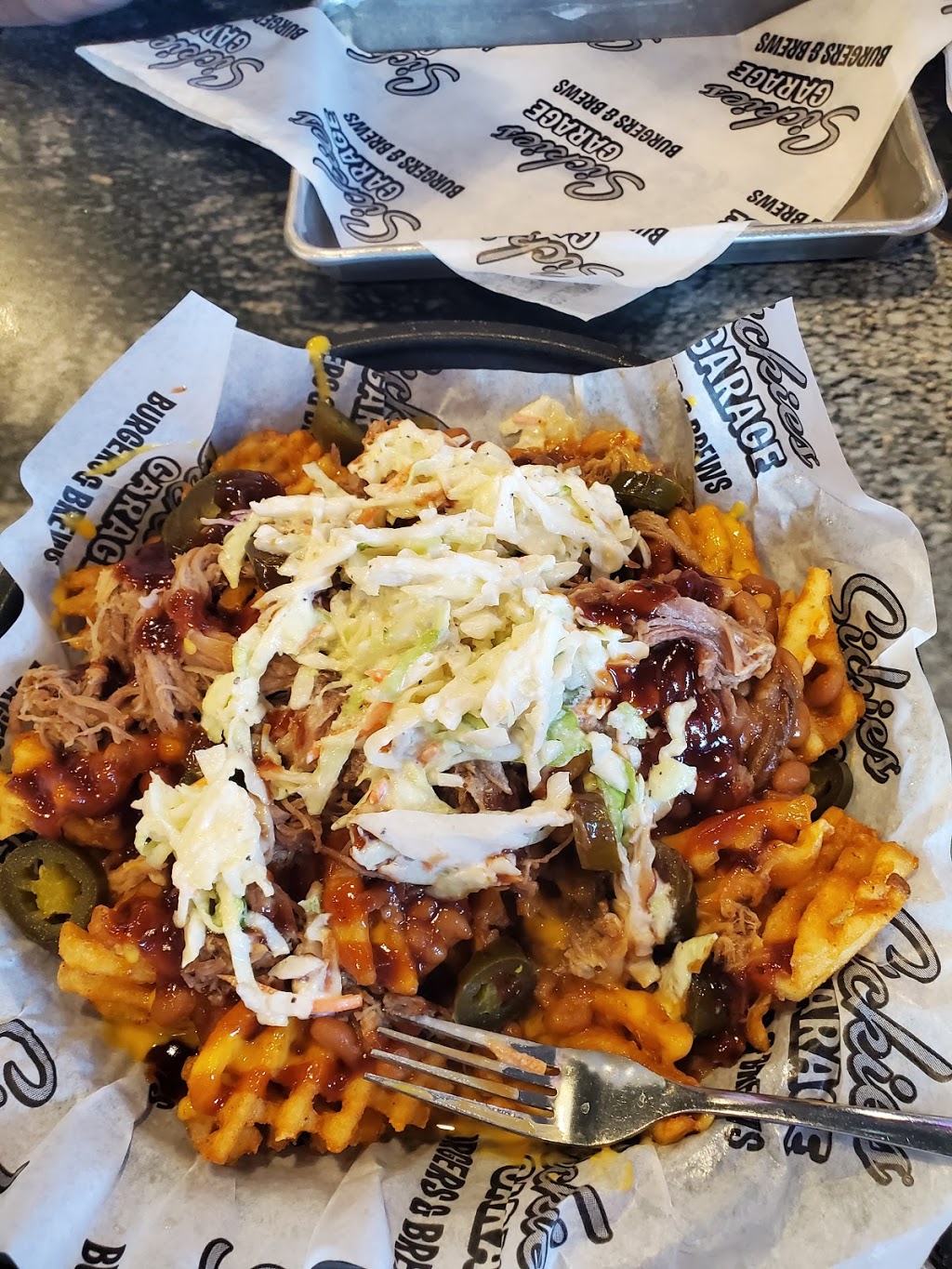 Sickies Garage Burgers & Brews | restaurant | 2616 S Louise Ave, Sioux Falls, SD 57106, USA | 6052717967 OR +1 605-271-7967